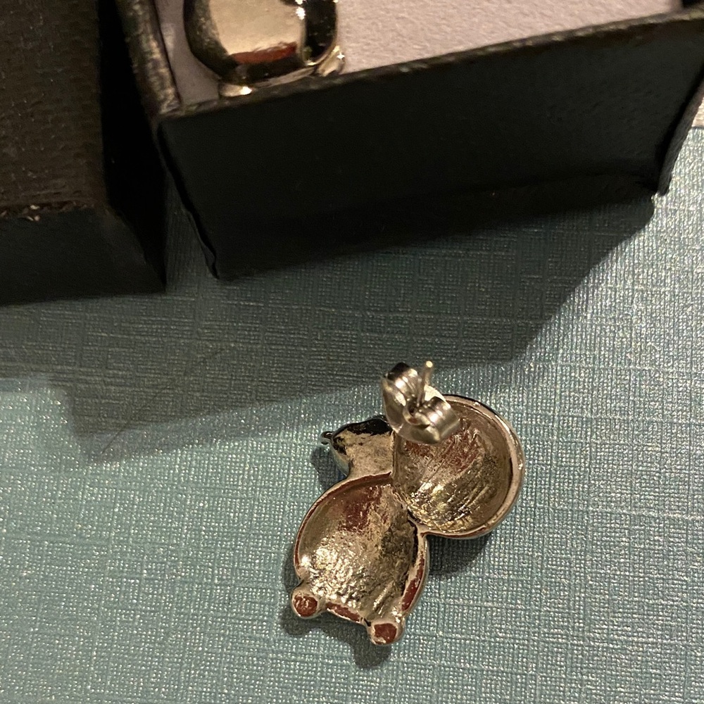 Adorable Penguin Earrings with Blue Heart Accents - Picture 2 of 4
